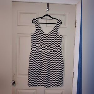 White House Black Market Zigzag Aline Knee Length Dress Sz 12